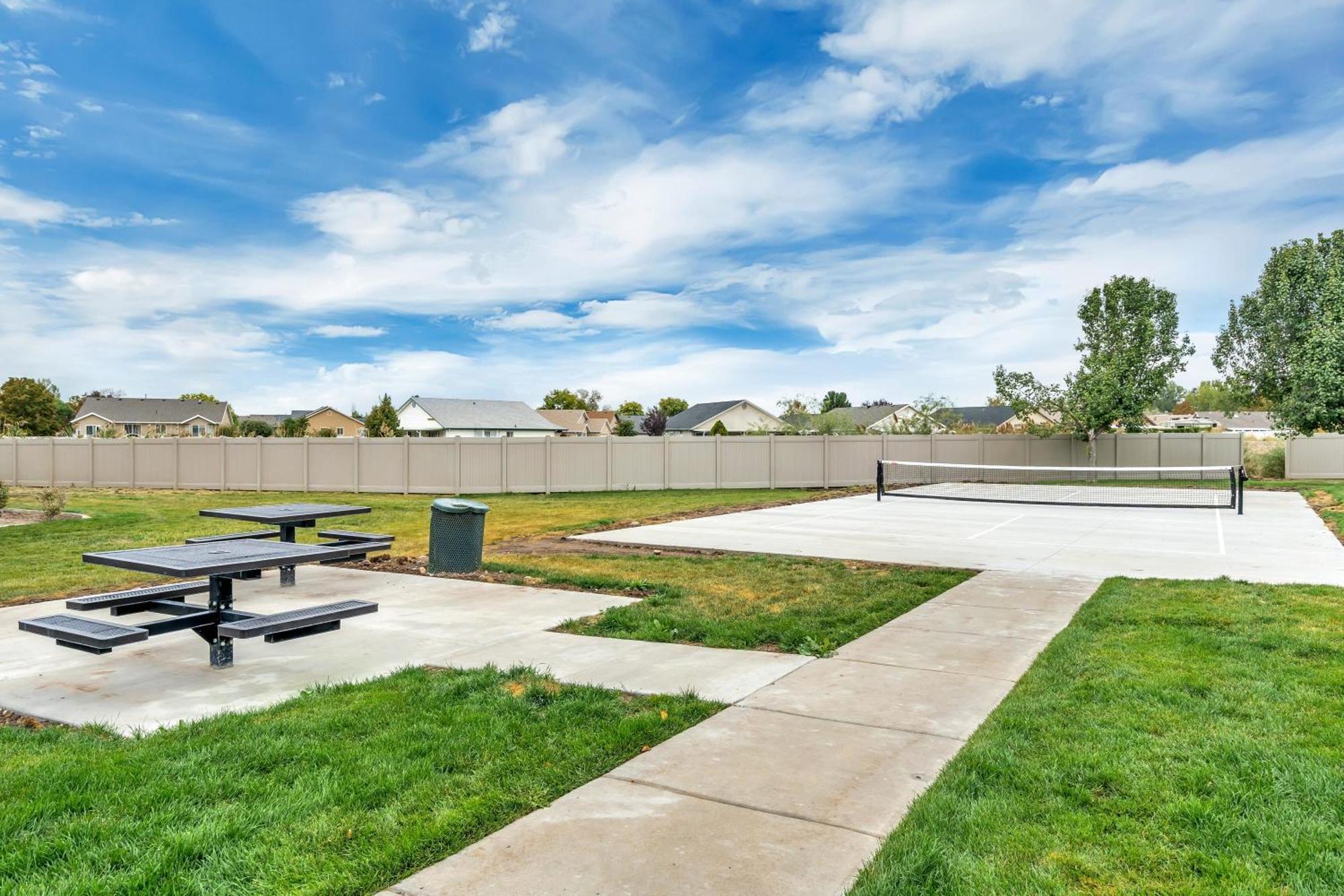 Quality Apt Fast Wifi And Desk Davis Conference Center Apartment Clearfield Exterior photo